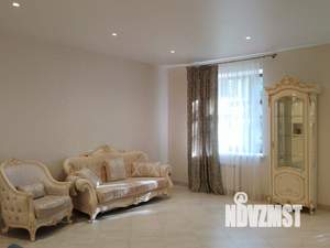 Коттедж 500м², 2-этажный, участок 10 сот.  
