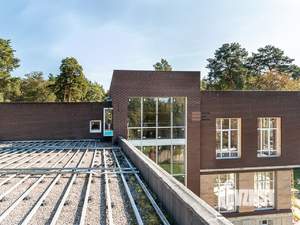 Коттедж 1016м², 3-этажный, участок 30 сот.  