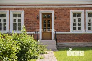 Коттедж 1940м², 2-этажный, участок 15 сот.  