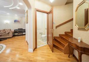 Дом 291м², 3-этажный, участок 1 сот.  