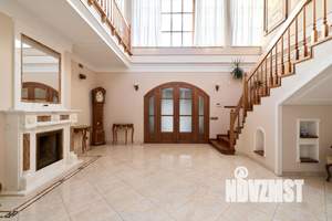 Коттедж 726м², 2-этажный, участок 19 сот.  