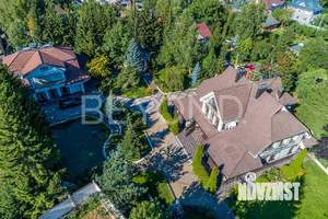 Дом 557м², 3-этажный, участок 36 сот.  