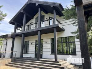 Коттедж 378м², 2-этажный, участок 15 сот.  