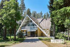 Дом 456м&sup2;, 2-этажный, участок 40 сот.  