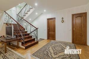 Дом 375м², 4-этажный, участок 23 сот.  