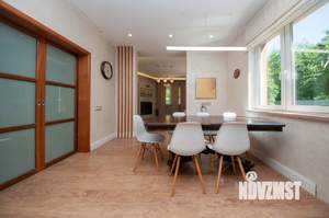 Коттедж 240м², 2-этажный, участок 15 сот.  