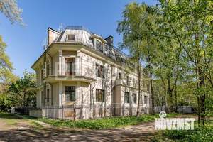 Дом 1117м², 4-этажный, участок 8 сот.  