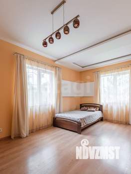 Дом 225м², 2-этажный, участок 15 сот.  