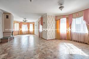 Дом 600м², 3-этажный, участок 14 сот.  
