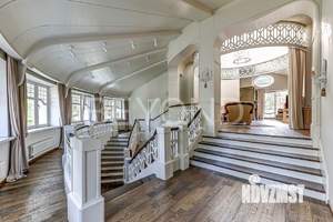 Дом 677м&sup2;, 2-этажный, участок 50 сот.  