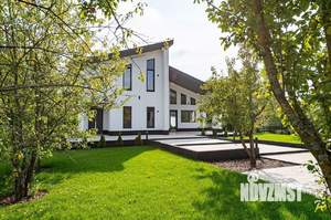 Дом 215м&sup2;, 2-этажный, участок 12 сот.  