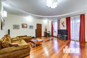 4-к квартира, на длительный срок, 180м2, 3/5 этаж