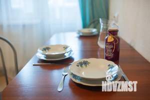1-к квартира, посуточно, 40м2, 2/18 этаж