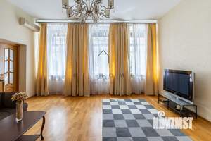 3-к квартира, на длительный срок, 127м2, 2/5 этаж