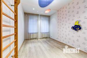 4-к квартира, на длительный срок, 180м2, 3/5 этаж