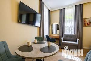 Студия квартира, посуточно, 35м2, 1/4 этаж