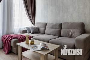Студия квартира, посуточно, 35м2, 3/6 этаж