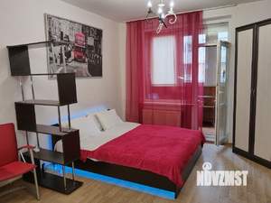 Студия квартира, посуточно, 28м2, 1/21 этаж