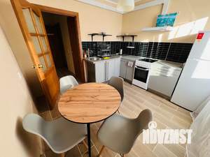 1-к квартира, посуточно, 37м2, 13/24 этаж