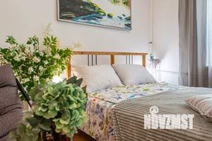 Студия квартира, посуточно, 40м2, 2/4 этаж
