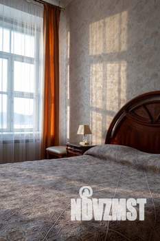 4-к квартира, посуточно, 187м2, 1/3 этаж