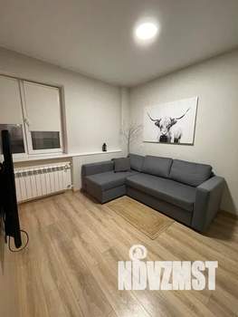 Студия квартира, посуточно, 28м2, 10/21 этаж