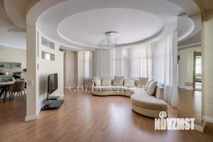 3-к квартира, на длительный срок, 151м2, 4/7 этаж