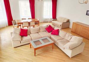 3-к квартира, на длительный срок, 125м2, 5/5 этаж