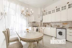 3-к квартира, посуточно, 120м2, 2/4 этаж