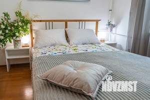Студия квартира, посуточно, 40м2, 2/4 этаж