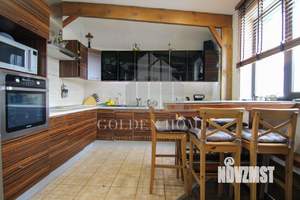 3-к квартира, на длительный срок, 125м2, 5/5 этаж