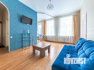 1-к квартира, посуточно, 53м2, 1/1 этаж