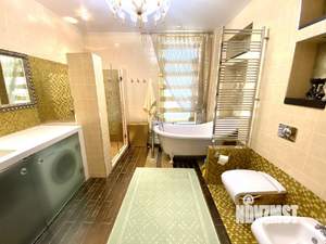 4-к квартира, на длительный срок, 200м2, 4/8 этаж