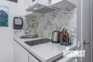 Студия квартира, посуточно, 13м2, 3/3 этаж