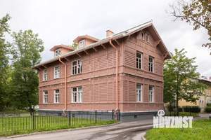 3-к квартира, посуточно, 47м2, 1/1 этаж