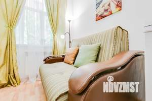 Студия квартира, посуточно, 13м2, 1/6 этаж