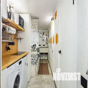 Студия квартира, посуточно, 14м2, 1/5 этаж