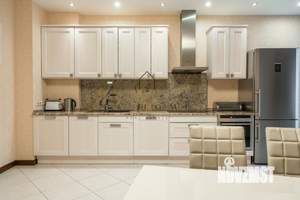 2-к квартира, на длительный срок, 135м2, 3/8 этаж