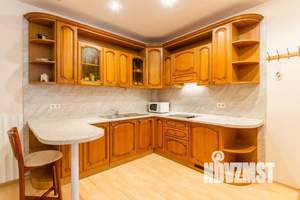 1-к квартира, на длительный срок, 62м2, -1/2 этаж