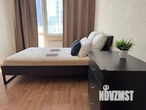 1-к квартира, посуточно, 42м2, 4/25 этаж