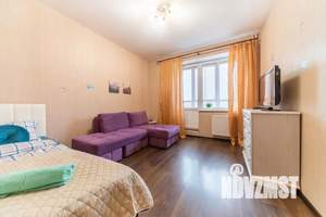 1-к квартира, посуточно, 39м2, 13/22 этаж