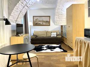 Студия квартира, посуточно, 38м2, 1/4 этаж