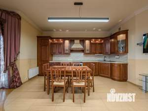 3-к квартира, на длительный срок, 130м2, 4/7 этаж
