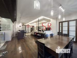 4-к квартира, на длительный срок, 250м2, 4/10 этаж