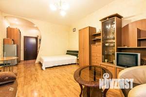 Студия квартира, посуточно, 37м2, 3/5 этаж