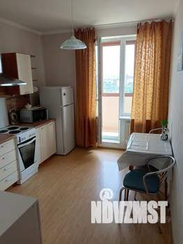 1-к квартира, посуточно, 37м2, 15/25 этаж