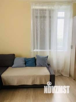 Студия квартира, посуточно, 25м2, 10/18 этаж