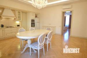 4-к квартира, на длительный срок, 180м2, 3/4 этаж