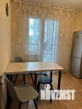 1-к квартира, посуточно, 38м2, 3/25 этаж