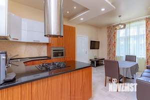 4-к квартира, на длительный срок, 200м2, 5/5 этаж